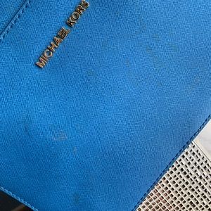 Used Michael Kors bright blue crops body bag